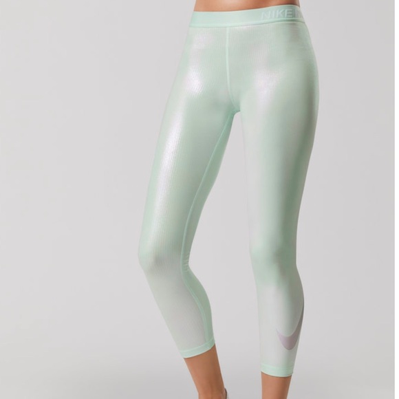 NWT NikePro 7/8 Tight in Igloo-Sold out everywhere - Picture 2 of 6